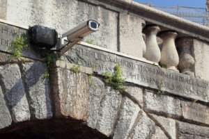 Quis custodiet ipsos custodes?