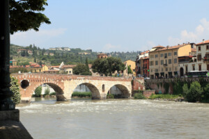 Ponte Pietra