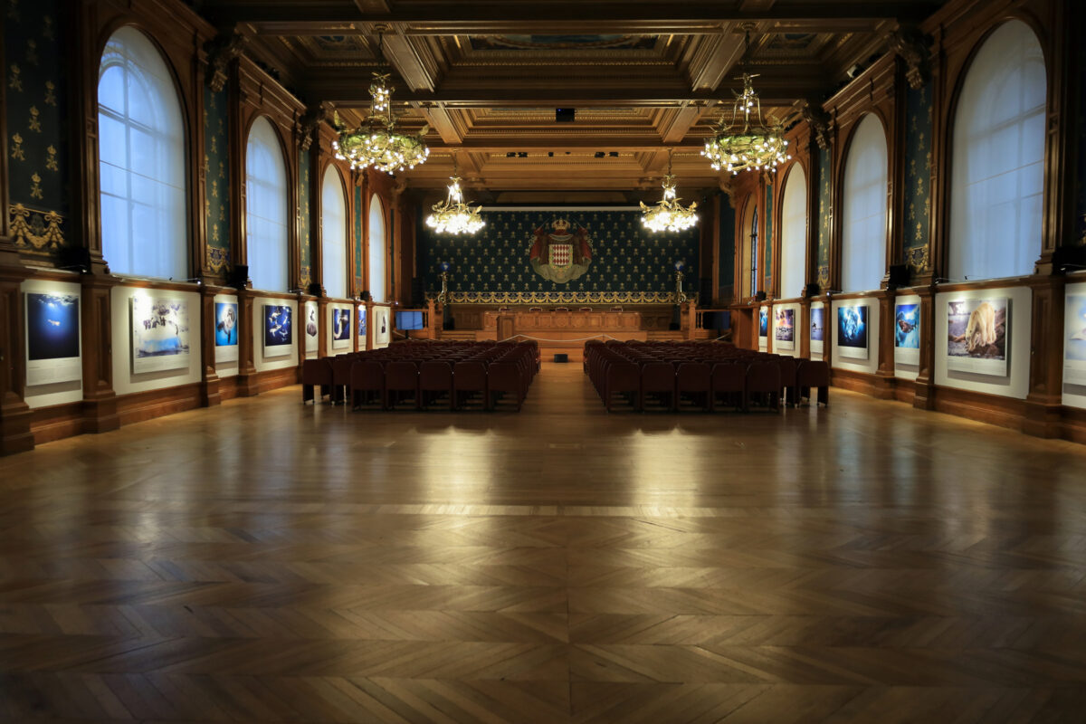Photo exhibtion "poles, precarious realms"